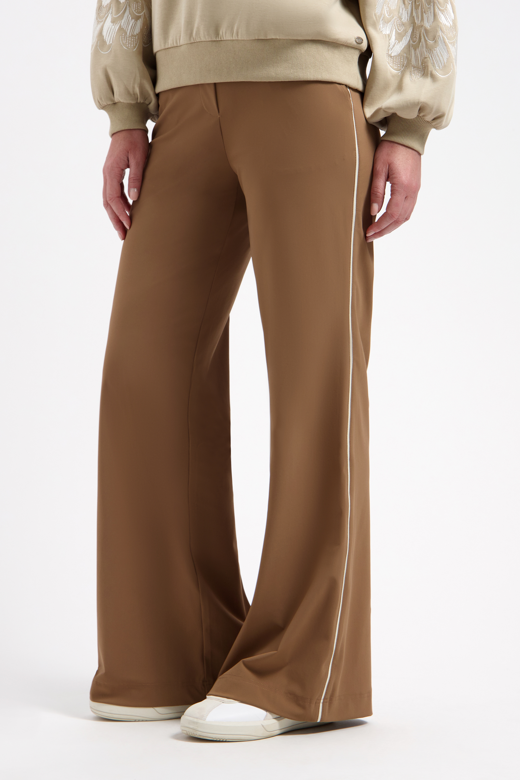 LADY DAY Dames Travel broek Met Bies Mocha Bruin - Afbeelding 3