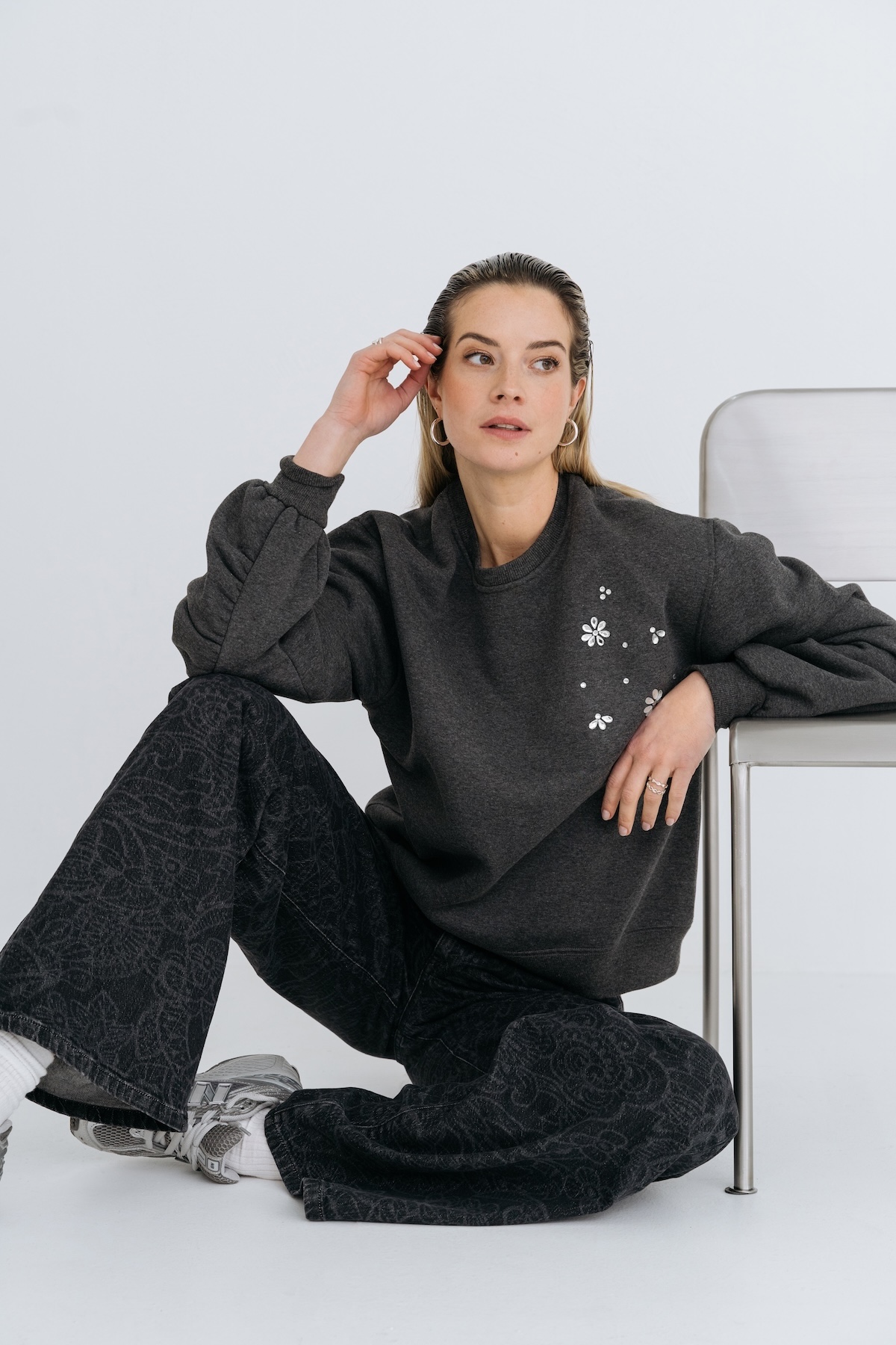 DNM PURE Dames Sweater Ella Antraciet Met Steentjes